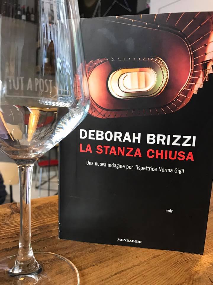 Tut a Post citato nel Noir di Deborah Brizzi